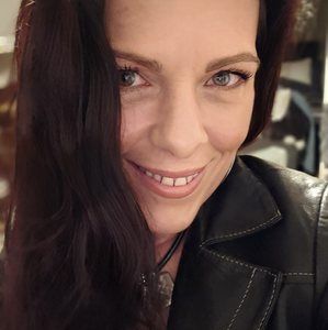 Meet your Posher, Carey